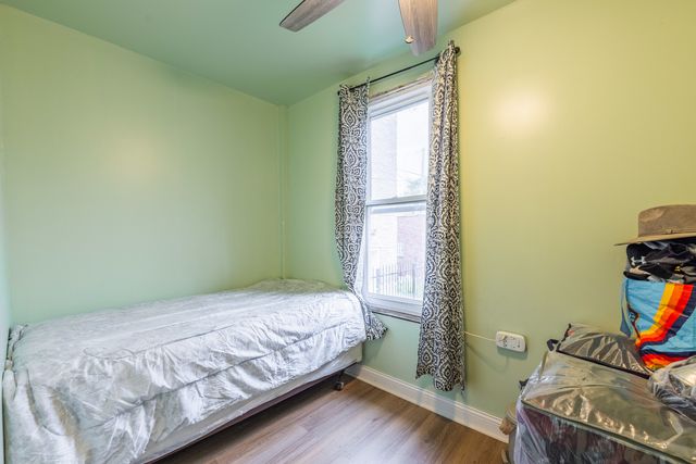 6733 S Campbell Avenue, Chicago, IL 60629