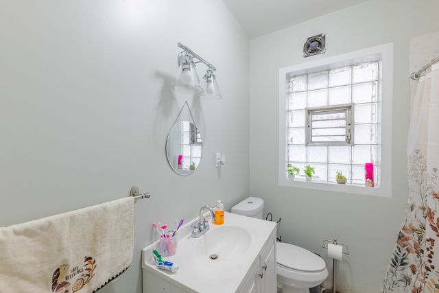 6733 S Campbell Avenue, Chicago, IL 60629