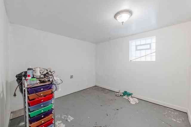 6733 S Campbell Avenue, Chicago, IL 60629