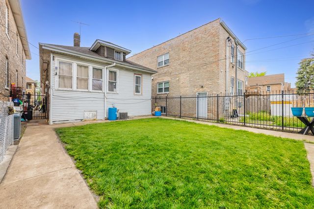 6733 S Campbell Avenue, Chicago, IL 60629