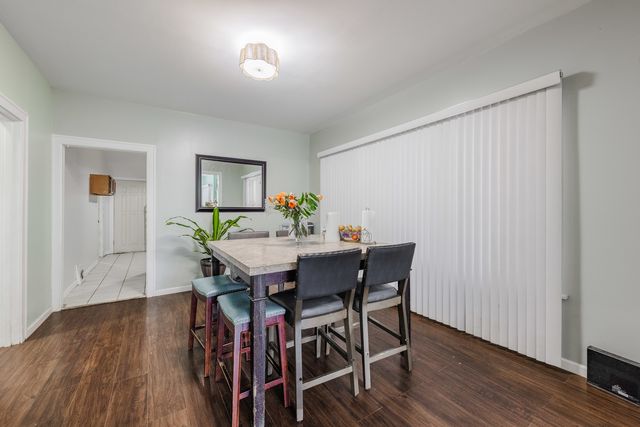 6733 S Campbell Avenue, Chicago, IL 60629
