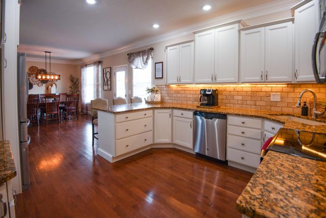 76 Smelser Lane, Milton, WV 25541