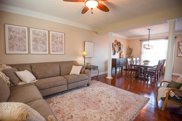 76 Smelser Lane, Milton, WV 25541