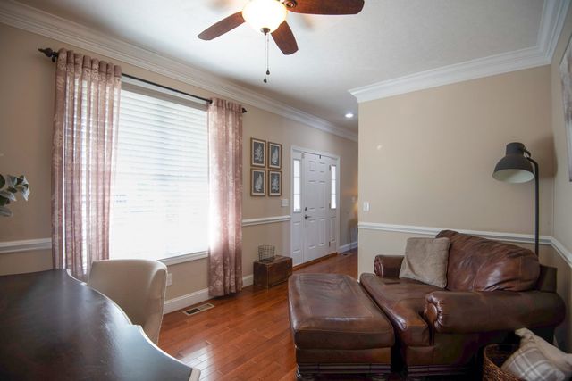 76 Smelser Lane, Milton, WV 25541