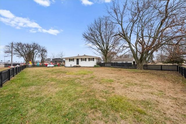 3636 SW Crane Road, Lee's Summit, MO 64082