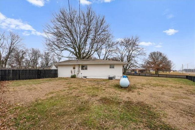 3636 SW Crane Road, Lee's Summit, MO 64082