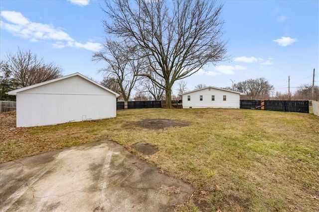 3636 SW Crane Road, Lee's Summit, MO 64082