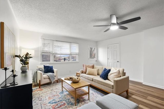 3636 SW Crane Road, Lee's Summit, MO 64082