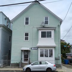 34 Canoniciuos St. 3, Fall River, MA 02723