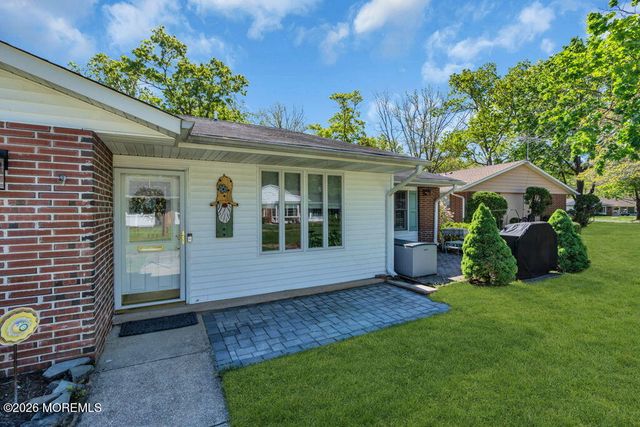 601B Lake Point Drive 601B, Lakewood, NJ 08701