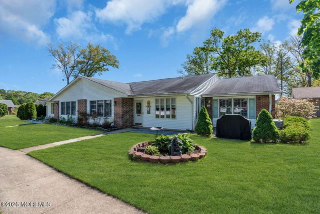 601B Lake Point Drive 601B, Lakewood, NJ 08701