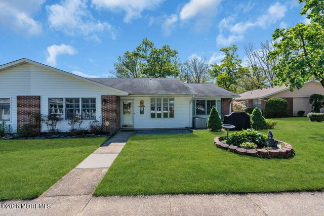 601B Lake Point Drive 601B, Lakewood, NJ 08701