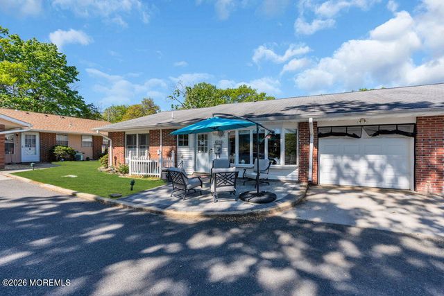 601B Lake Point Drive 601B, Lakewood, NJ 08701