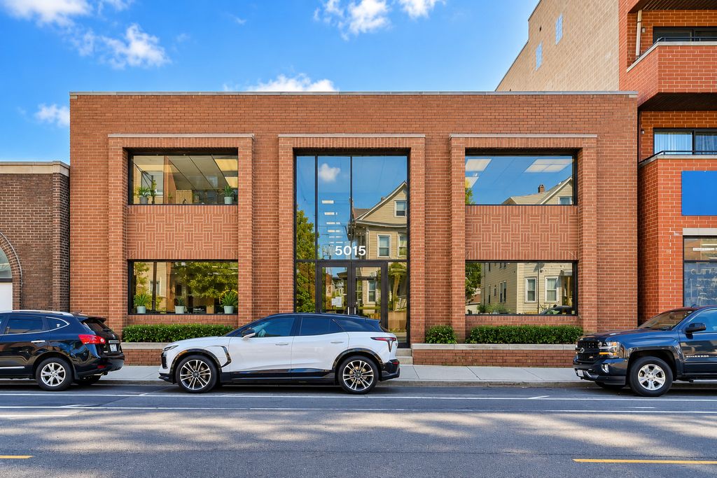 5015 W Lawrence Avenue, Chicago, IL 60630 — exterior