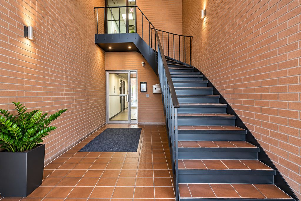 5015 W Lawrence Avenue, Chicago, IL 60630 — photo 3