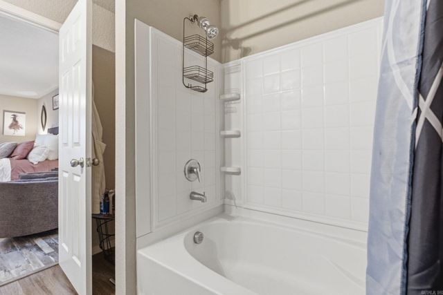 1178 Meadows Edge Drive, Alexander, AR 72002