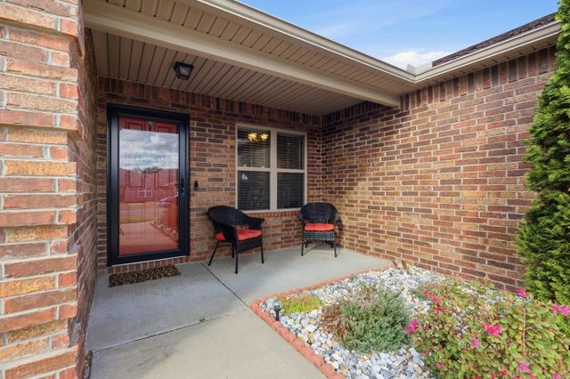 1178 Meadows Edge Drive, Alexander, AR 72002