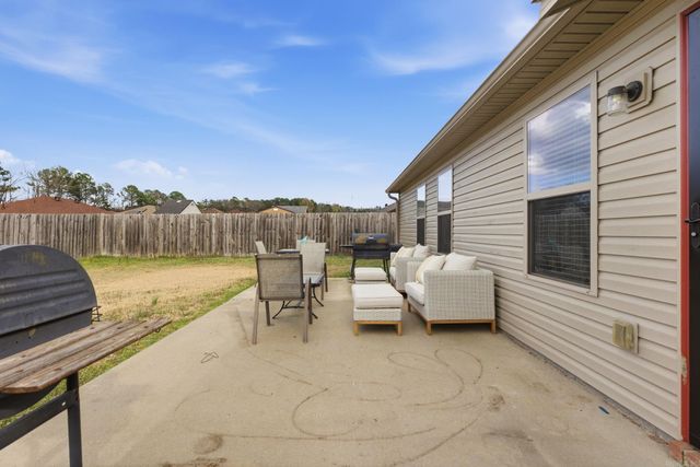 1178 Meadows Edge Drive, Alexander, AR 72002