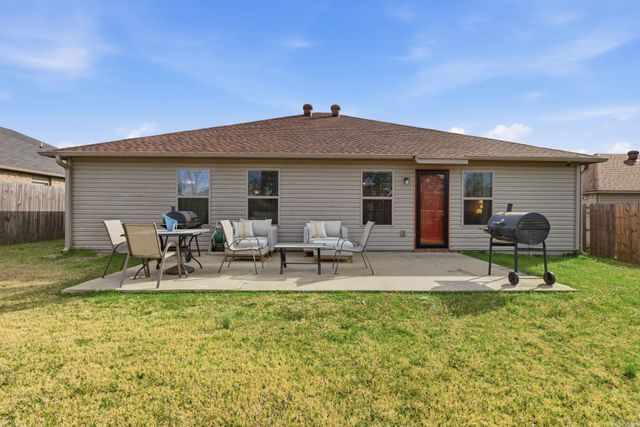 1178 Meadows Edge Drive, Alexander, AR 72002