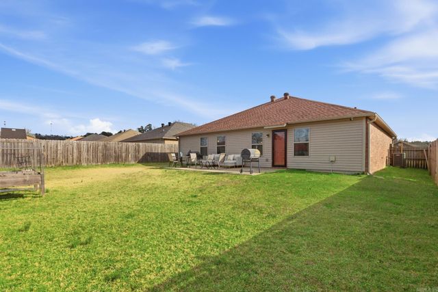 1178 Meadows Edge Drive, Alexander, AR 72002