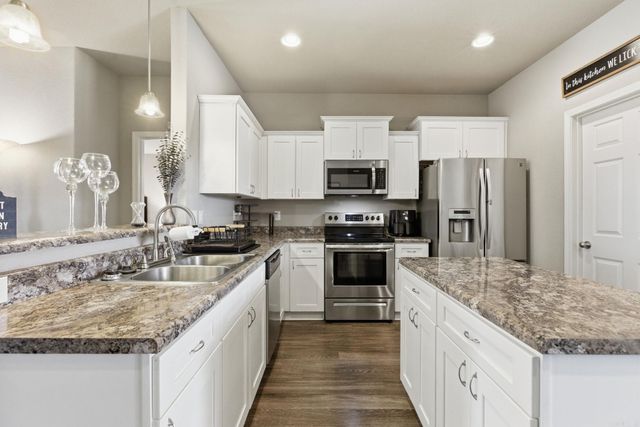 1178 Meadows Edge Drive, Alexander, AR 72002