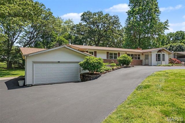 282 Geremma Drive, Ballwin, MO 63011