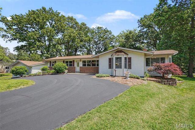 282 Geremma Drive, Ballwin, MO 63011