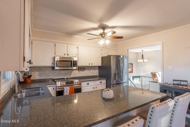 11 Walnut Road, Mechanicville, NY 12118