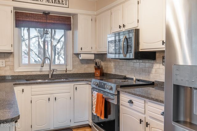 11 Walnut Road, Mechanicville, NY 12118