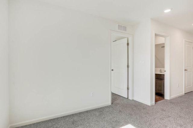 2646 Arrowhead Drive, Pingree Grove, IL 60140