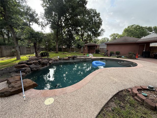 2010 Trail Water Court, Houston, TX 77339
