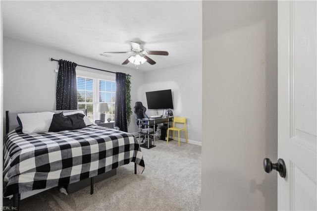 715 Wentworth DR, Chesapeake, VA 23322