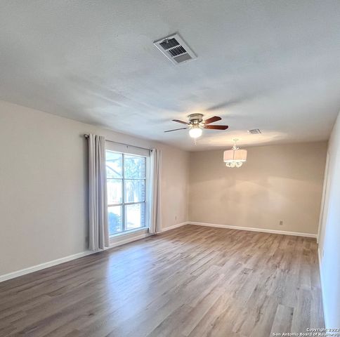 1410 Colleen Dr, Canyon Lake, TX 78133