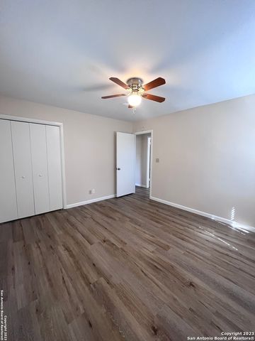 1410 Colleen Dr, Canyon Lake, TX 78133