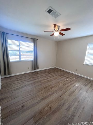 1410 Colleen Dr, Canyon Lake, TX 78133