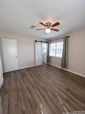 1410 Colleen Dr, Canyon Lake, TX 78133