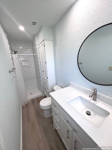 1410 Colleen Dr, Canyon Lake, TX 78133