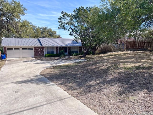 1410 Colleen Dr, Canyon Lake, TX 78133