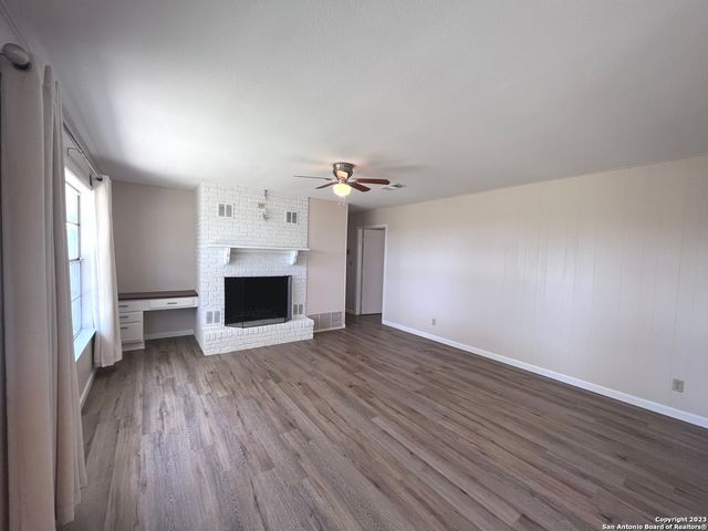 1410 Colleen Dr, Canyon Lake, TX 78133