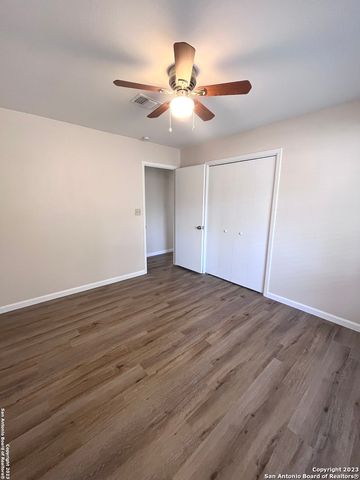 1410 Colleen Dr, Canyon Lake, TX 78133
