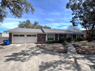 1410 Colleen Dr, Canyon Lake, TX 78133