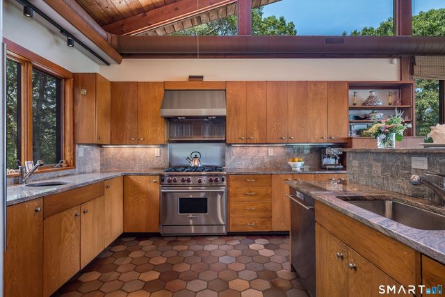 41 Watrous Point Road, Old Saybrook, CT 06475