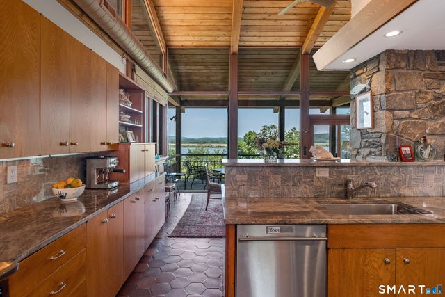 41 Watrous Point Road, Old Saybrook, CT 06475