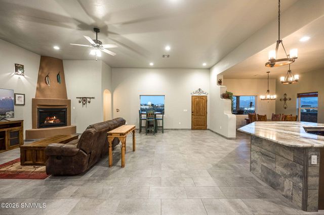 1622 Calle De Valezquez, Las Cruces, NM 88007