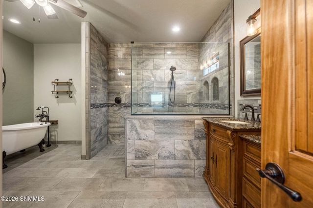 1622 Calle De Valezquez, Las Cruces, NM 88007