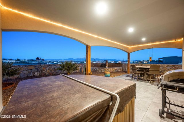 1622 Calle De Valezquez, Las Cruces, NM 88007