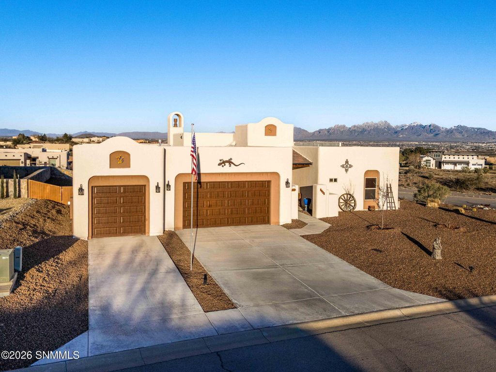 1622 Calle De Valezquez, Las Cruces, NM 88007