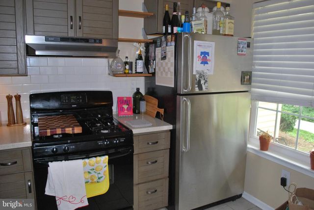 5 POWELL CT, Hightstown, NJ 08520