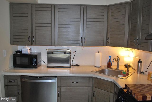 5 POWELL CT, Hightstown, NJ 08520