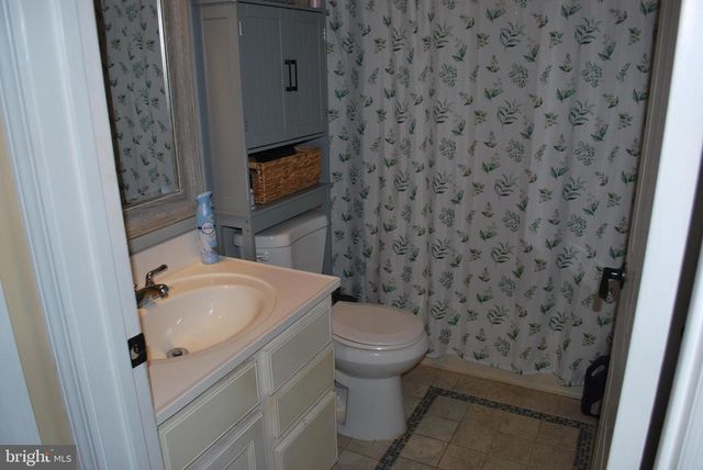 5 POWELL CT, Hightstown, NJ 08520